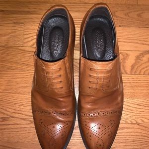 Men’s leather dress shoes